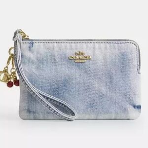 Coach Corner Zip Wristlet in Light Denim Blue